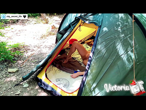 ❤️ Nakuha sa camera Madamdaming haltak off Stranger in a tent ❤️ dekalidad na sex sa amin ☑