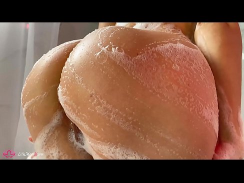 ❤️ Sinasasal ni Brunette ang Pussy gamit ang Vibrator sa Matinding Orgasm sa Shower ❤️ dekalidad na sex sa amin ☑